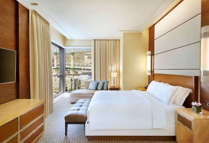 Люкс Премиум, Conrad Jabal Omar Makkah