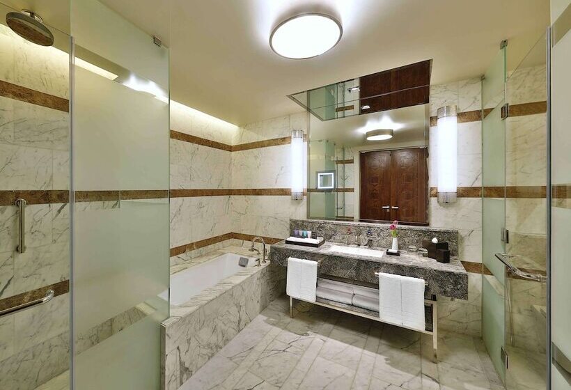 Люкс Премиум, Conrad Jabal Omar Makkah