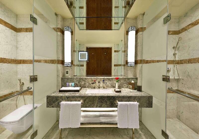 Люкс Премиум, Conrad Jabal Omar Makkah