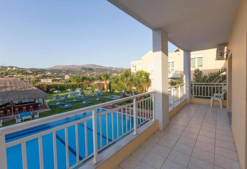 דירת סופריור, חדר שינה 1, נוף לבריכה, Evelin