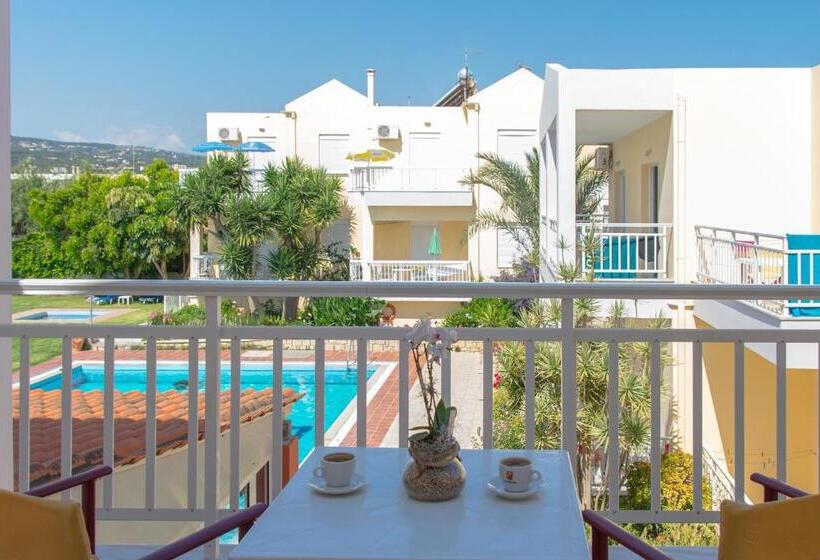 סטודיו סופריור עם נוף לבריכה, Evelin