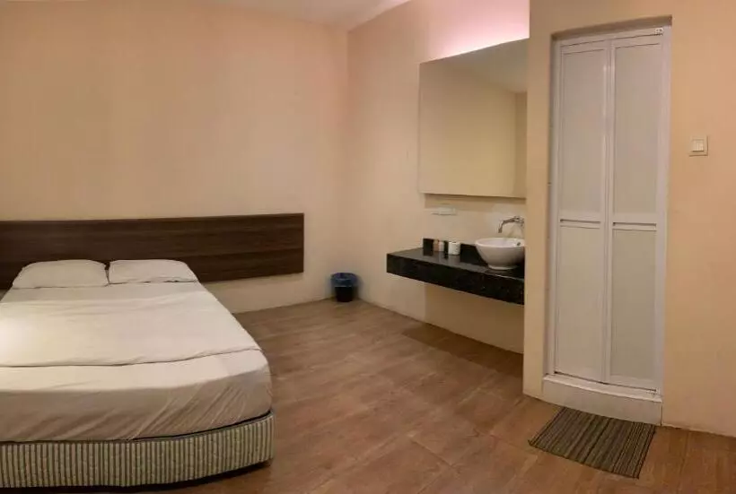 Economy-huone, Newtown Hotel Puchong