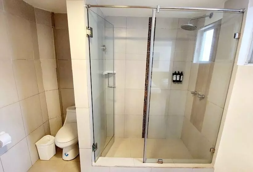 Standard Kolmen Hengen Huone, Ninfa