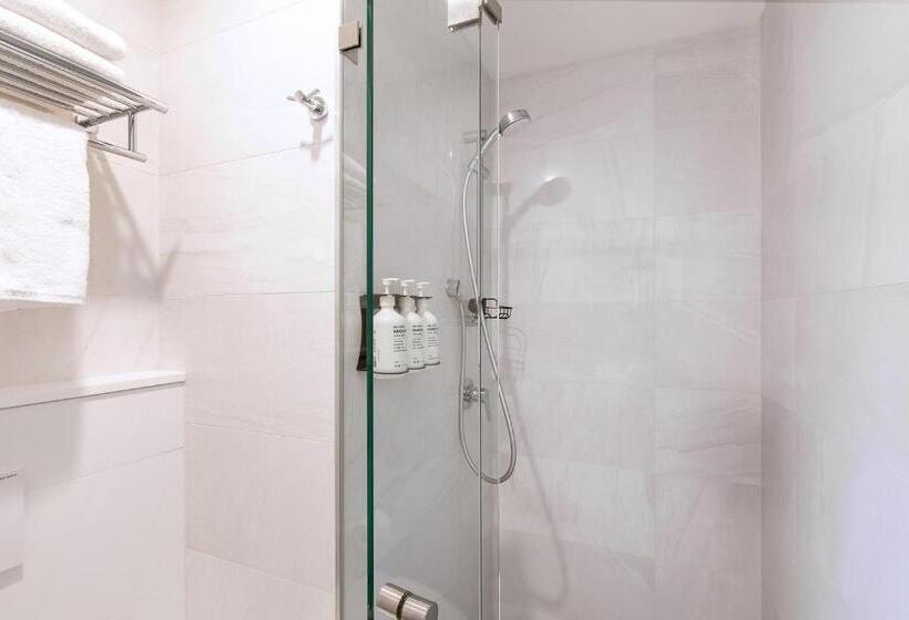 اتاق استاندارد با تخت دو نفره بزرگ, Kith Hotel Darling Harbour