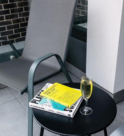 اتاق استاندارد با تخت دو نفره بزرگ, Kith Hotel Darling Harbour