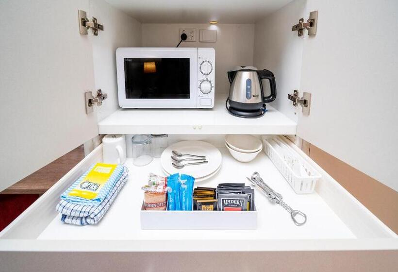 سوییت اجرایی, Roma Inland Motor Inn