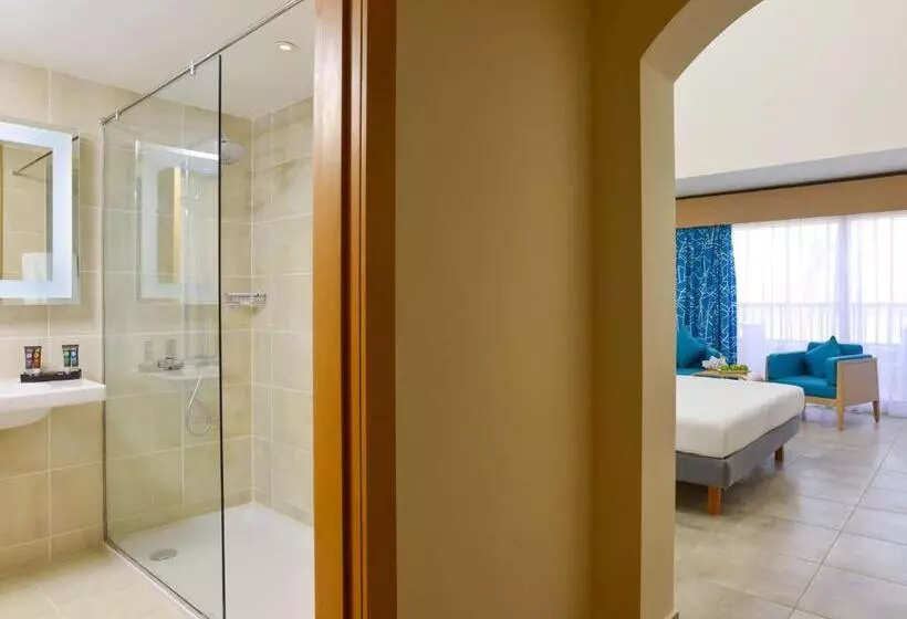 اتاق استاندارد با چشمانداز دریا, Novotel Marsa Alam Beach Resort