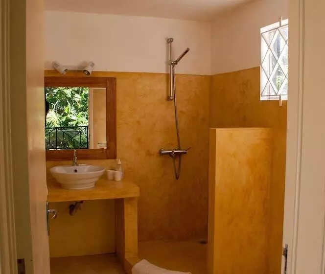 اتاق راحتی, Chantauvent Guesthouse
