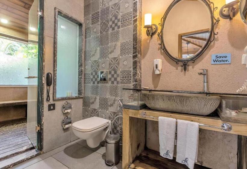 كابينة, The Baga Beach Resort