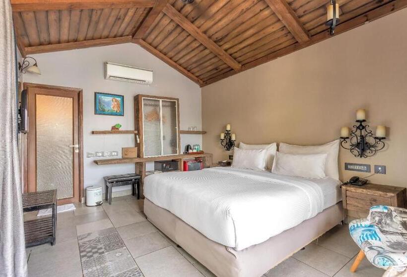 غرفة بريميوم مطلّة علي البحر, The Baga Beach Resort