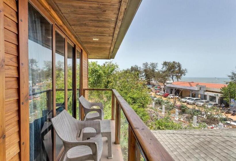 غرفة بريميوم مطلّة علي البحر, The Baga Beach Resort
