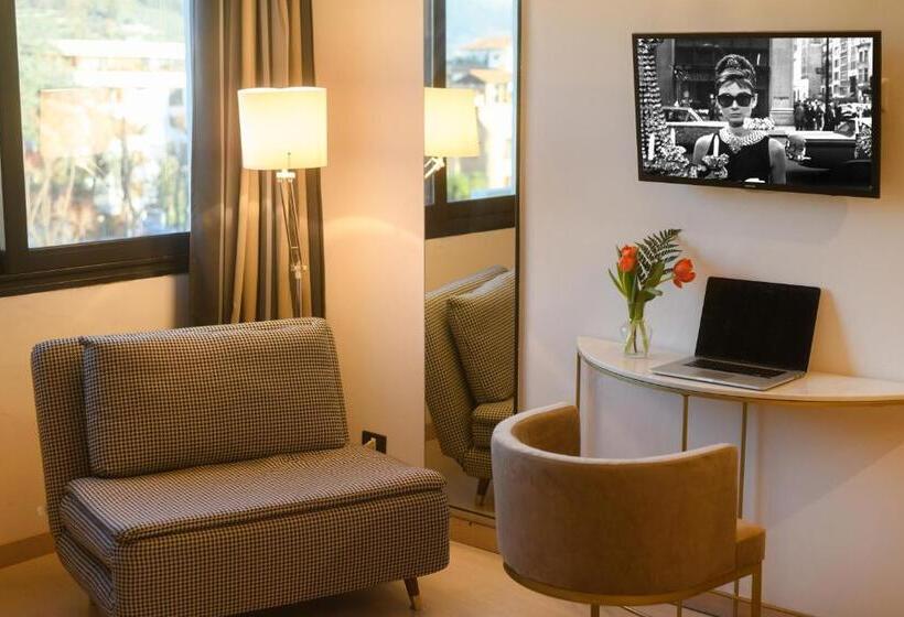 اتاق راحتی, Art Hotel Milano