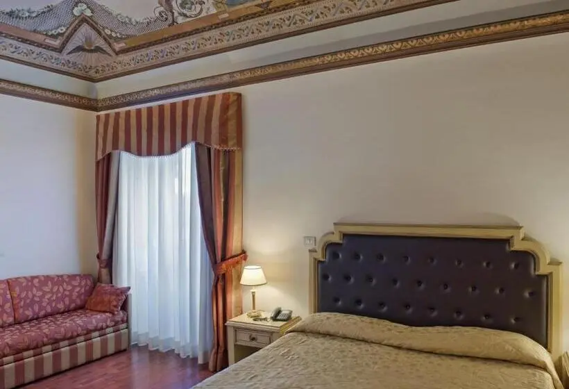 اتاق سوپریور, Manganelli Palace