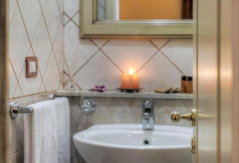 غرفة بريميوم, Manganelli Palace