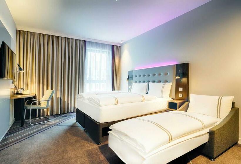 اتاق استاندارد سه نفره, Premier Inn Berlin Airport