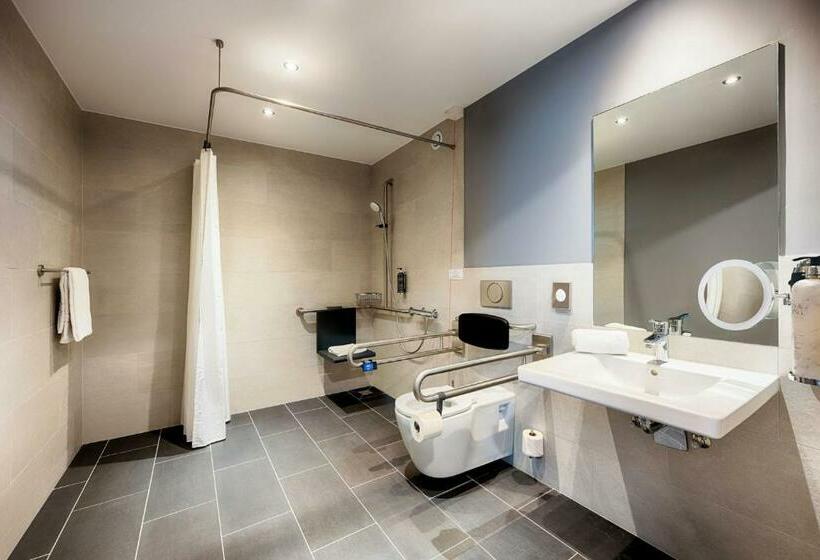 اتاق استاندارد برای معلولان, Premier Inn Berlin Airport