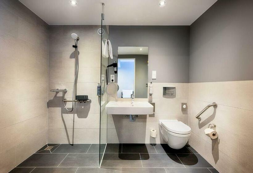 اتاق استاندارد برای معلولان, Premier Inn Berlin Airport