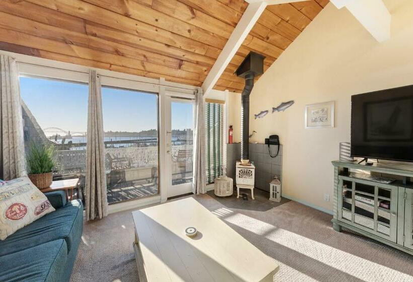 דירת שני חדרים, Embarcadero Bay View