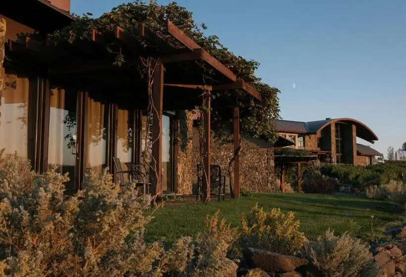 リバービュースイート, Sagecliffe Resort & Spa