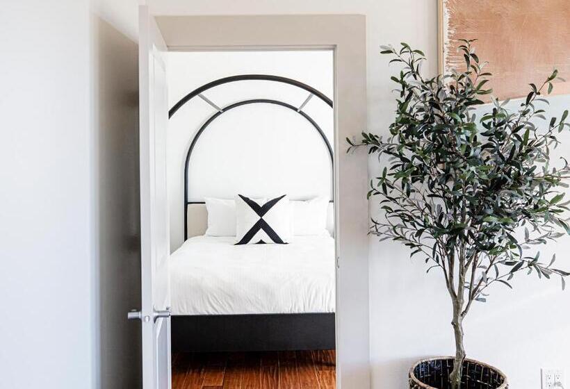 带河湖景观的套房, Sagecliffe Resort & Spa