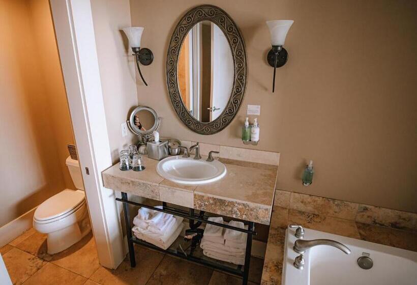 带大床的豪华间, Sagecliffe Resort & Spa