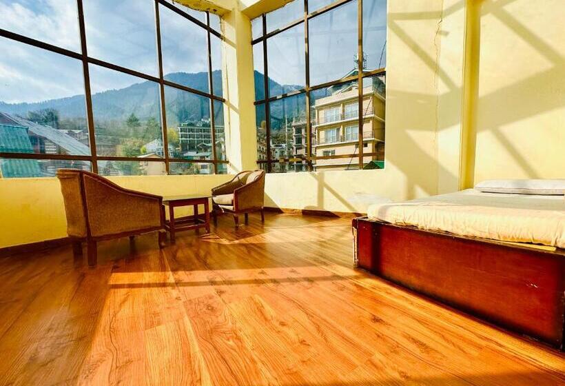اتاق استاندارد با تخت بزرگ, Kalinga Grand Manali