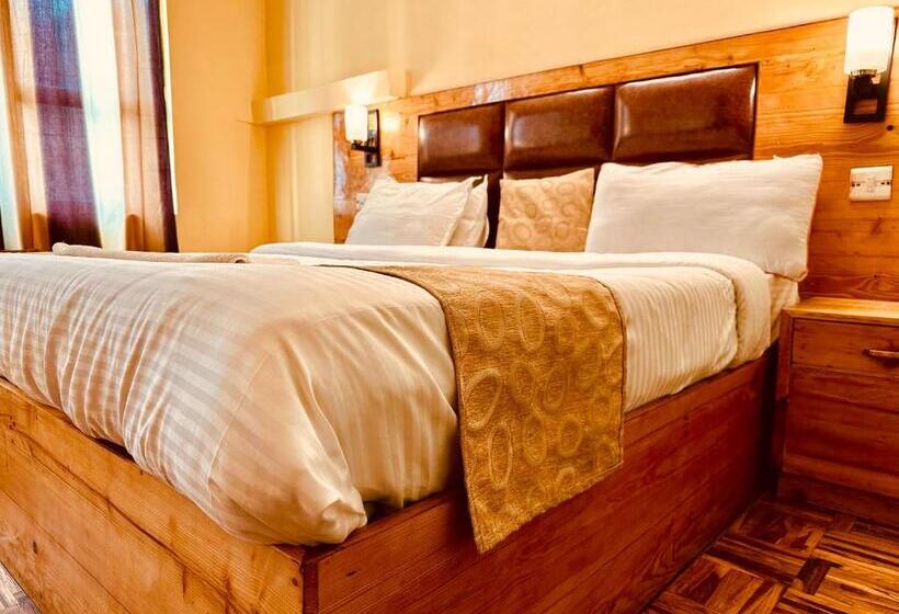 اتاق سوپریور با تخت بزرگ, Kalinga Grand Manali