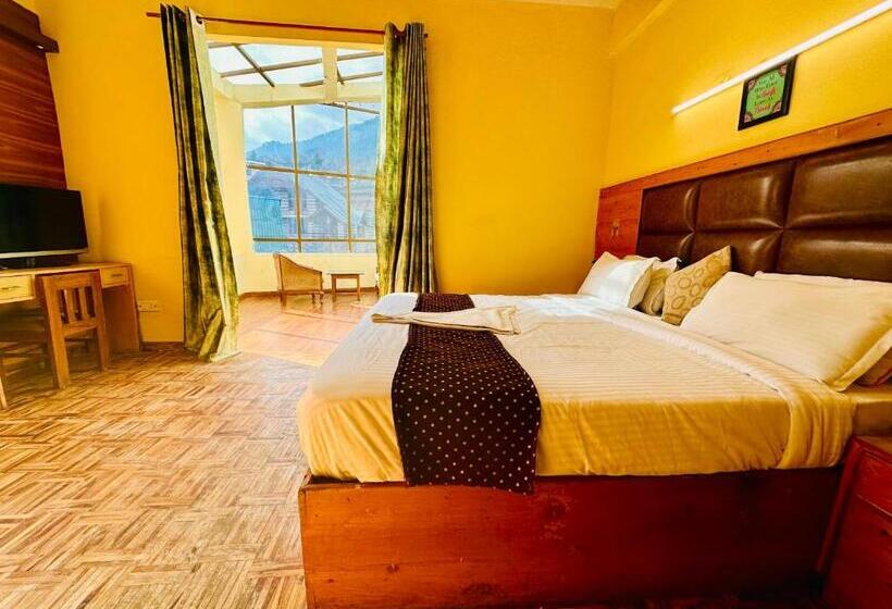 اتاق سوپریور با تخت بزرگ, Kalinga Grand Manali