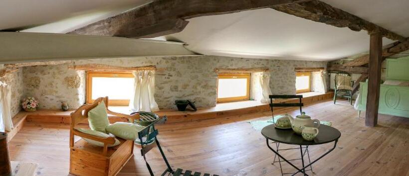 Номер Комфорт, Domaine De Marlas   Chambres D Hôtes