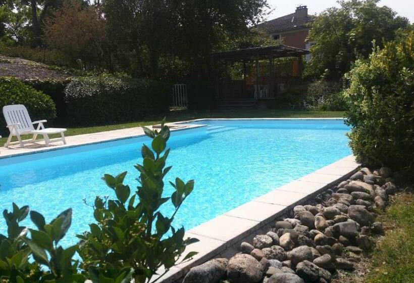 Четырехместный Номер Стандарт, Domaine De Marlas   Chambres D Hôtes
