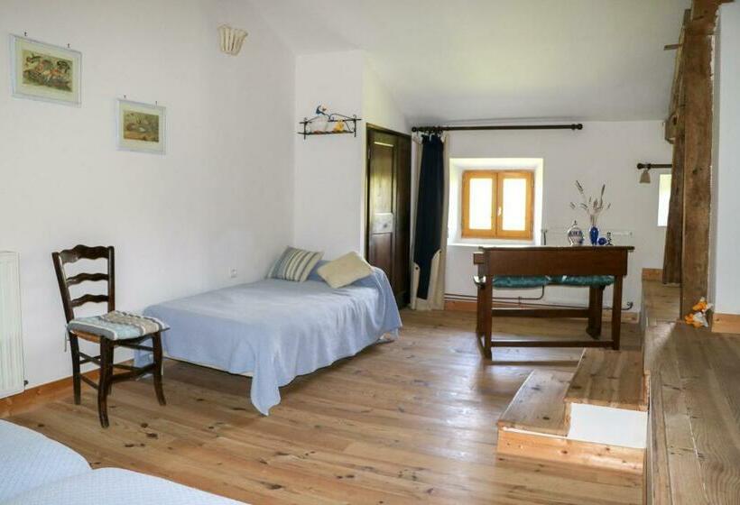 Четырехместный Номер Стандарт, Domaine De Marlas   Chambres D Hôtes