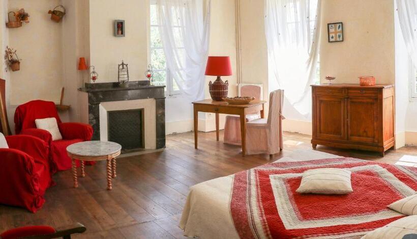 Семейный Номер, Domaine De Marlas   Chambres D Hôtes