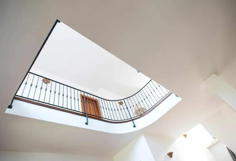 استودیوی لوکس, Bed And Breakfast Villa Romano