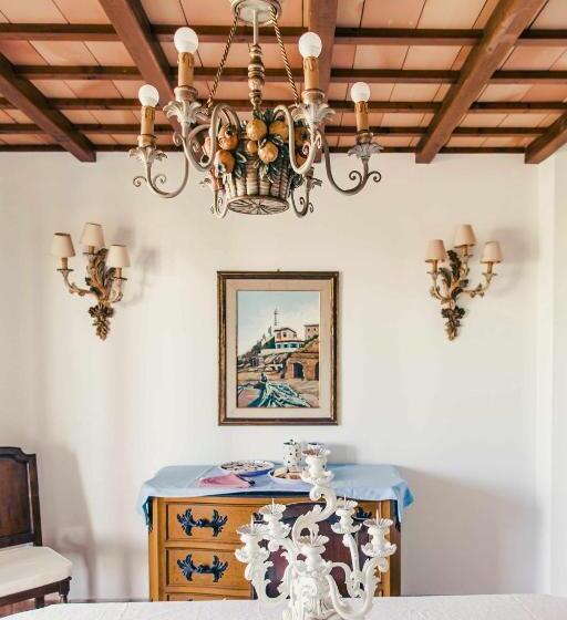 استودیوی لوکس, Bed And Breakfast Villa Romano