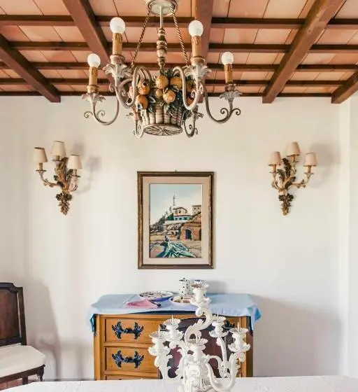استودیوی لوکس, Bed And Breakfast Villa Romano