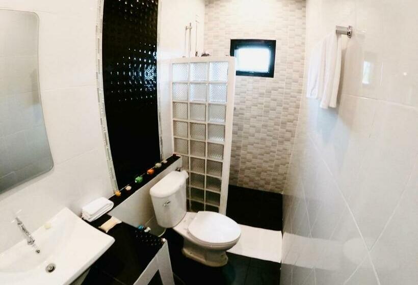 스탠다드 룸 킹사이즈 침대, Serene Resort