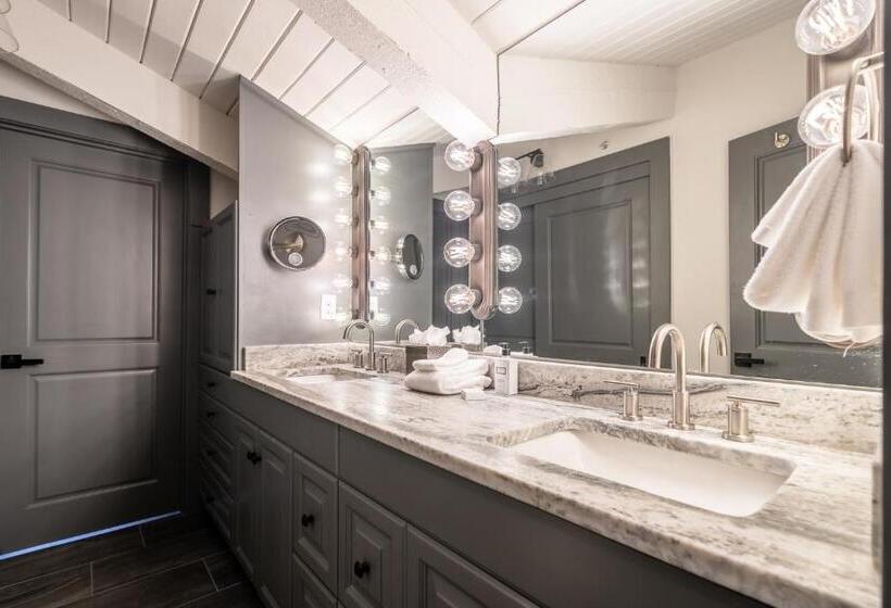 דירת שלושה חדרים, Lodge At Vail Condominiums