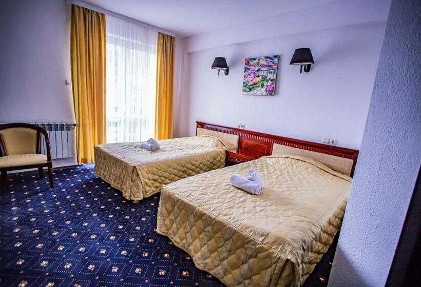 Номер Стандарт, Casa Octavian