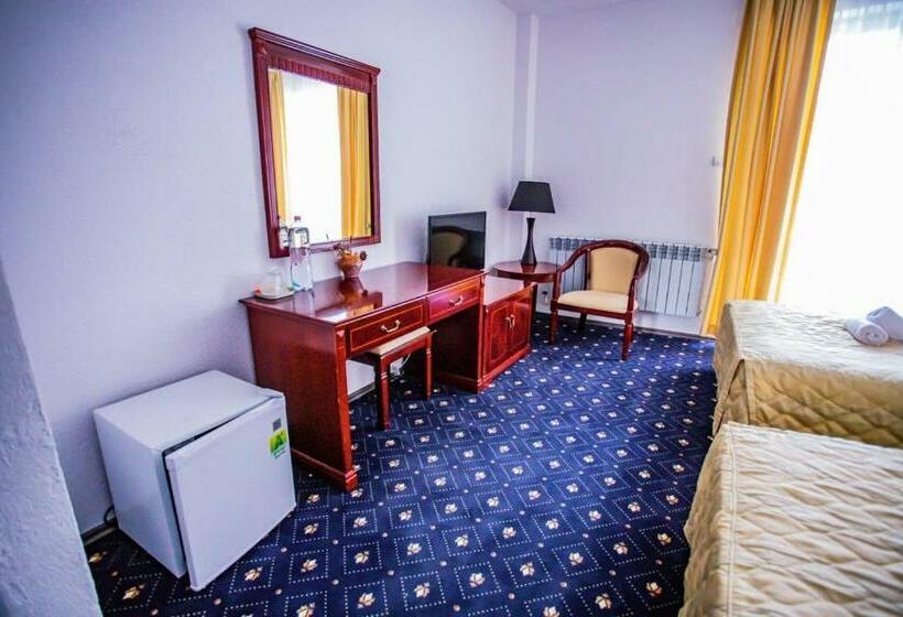 Номер Стандарт, Casa Octavian