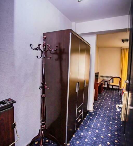 Номер Стандарт, Casa Octavian