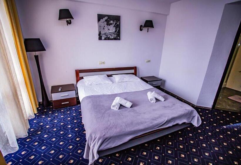 Номер Стандарт, Casa Octavian