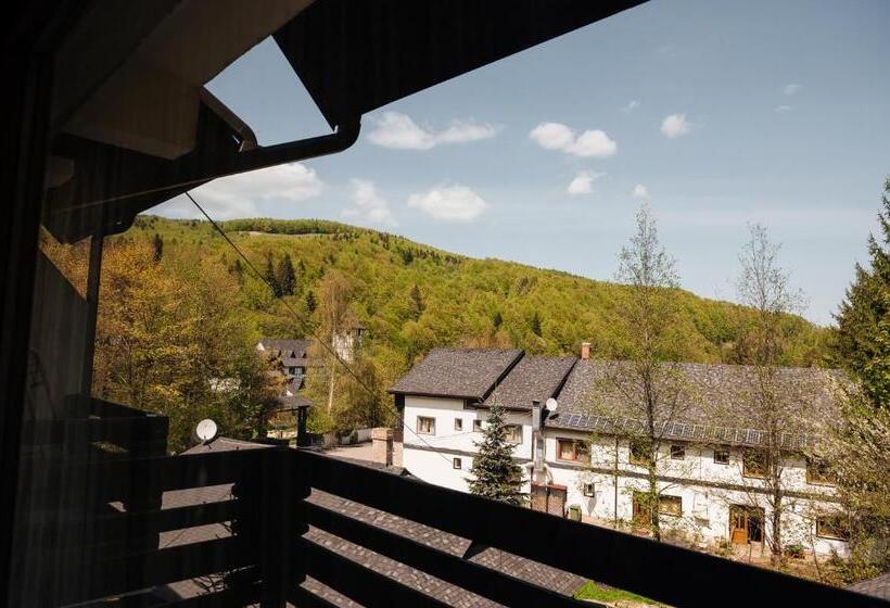 Номер Стандарт, Casa Octavian