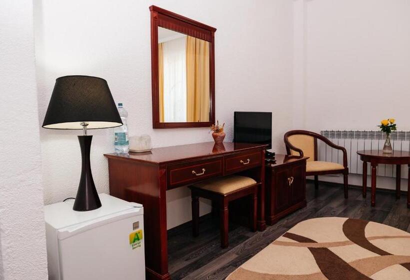 Номер Стандарт, Casa Octavian