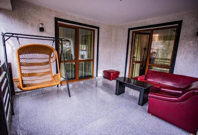 Семейный Номер, Casa Octavian