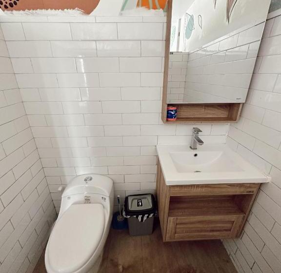 חדר אקונומי, Hi5 Kuta