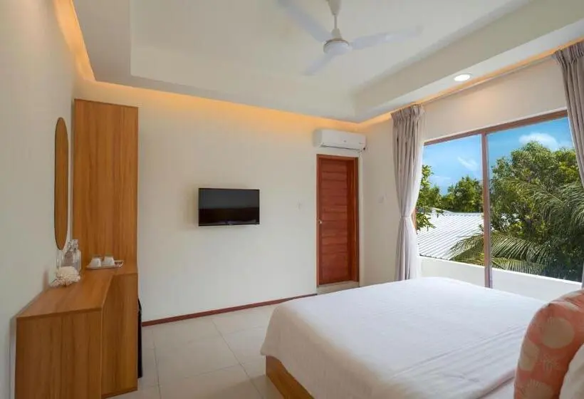 اتاق استاندارد با تراس, Niru Isle Maldives