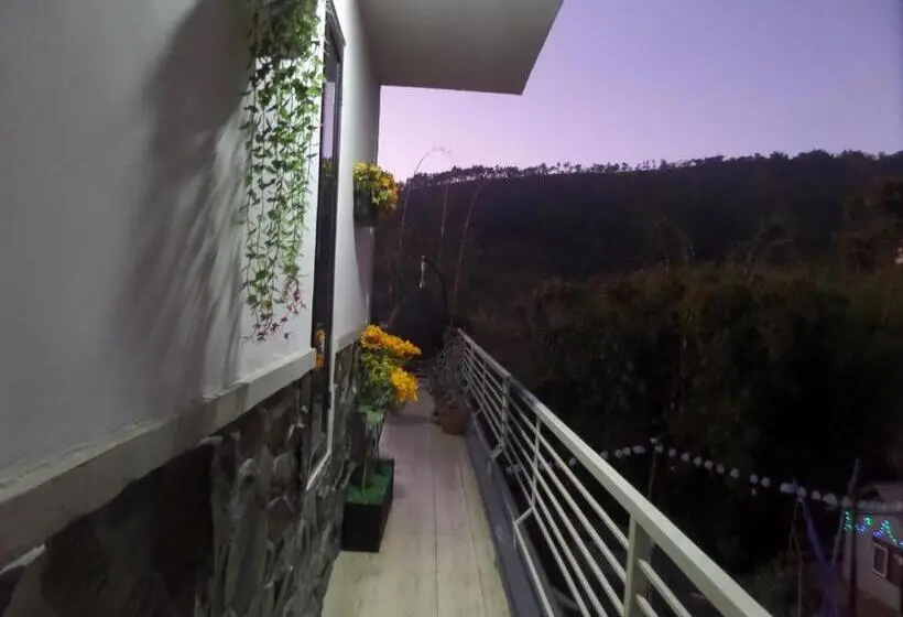 Habitació Familiar Deluxe, Rumah Singgah Brm