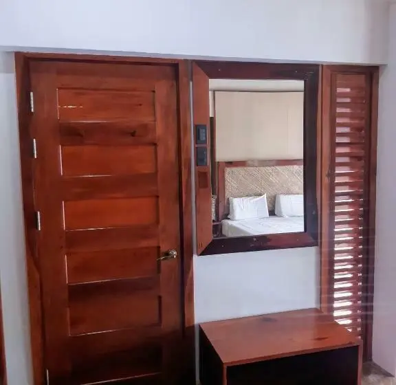 استودیوی استاندارد, Lagkaw Siargao Villas