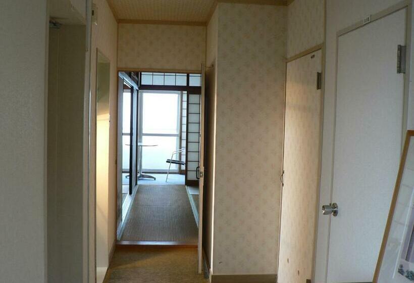 דירת חדר, Shirasakiso