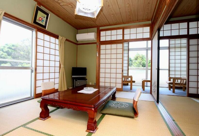 דירת חדר, Shirasakiso